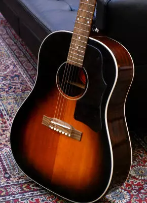 Epiphone - Inspired by Gibson J-45 - Aged Vintage Sunburst